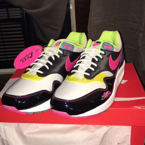 nike air max 1 hyper pink